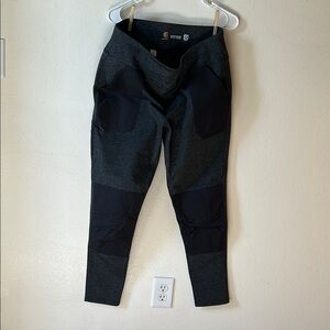 Carhartt women’s Force leggings, size 12/14, gray/black